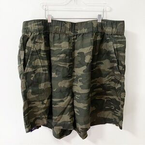 🔻 Social Standard | Camo Shorts XXL